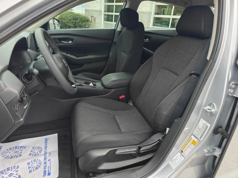 Used 2025  Honda LX image 11