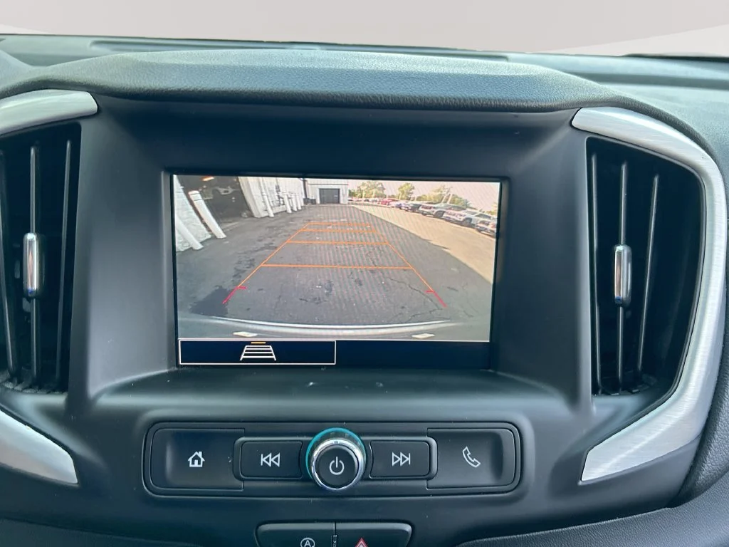 Used 2024 Sterling Metallic GMC SLE image 17