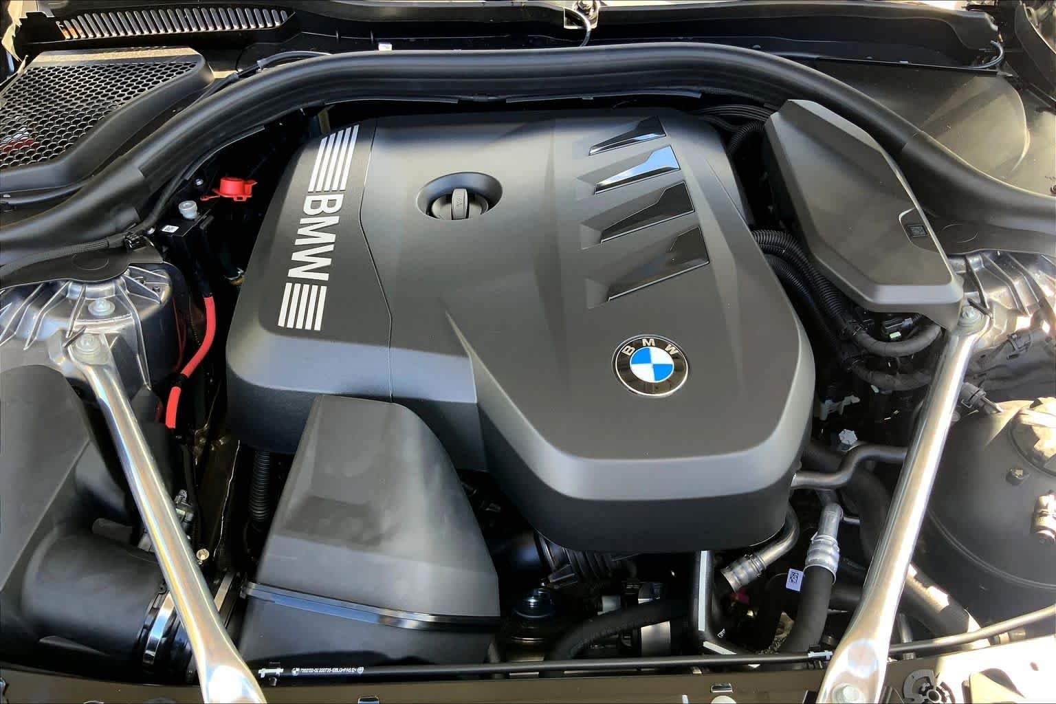 Used 2026 Oxide Grey Metallic BMW 530i image 17