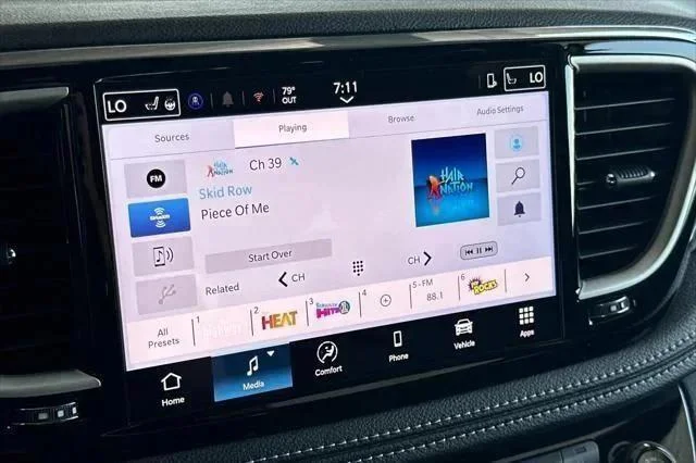 2026 Chrysler Pacifica Select - Photo 19