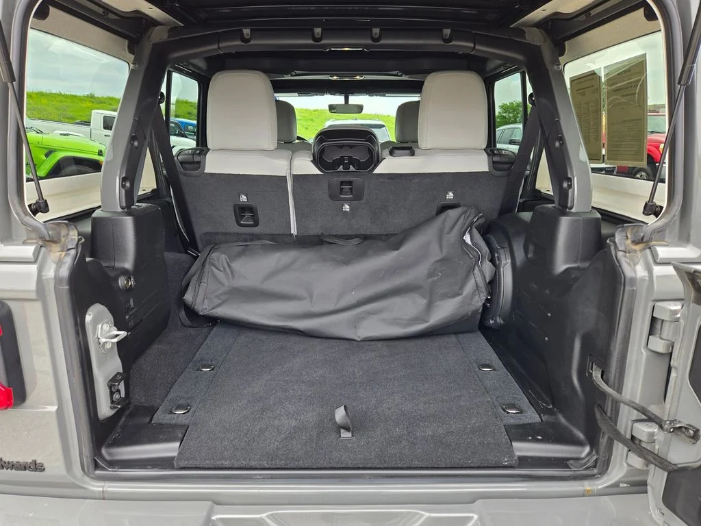 Used 2023 Gray Jeep Sahara image 32