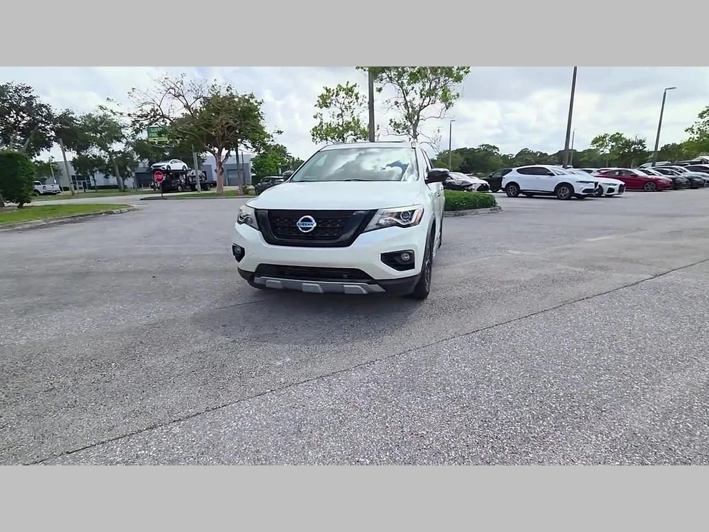 Used 2020 Pearl White Tricoat Nissan SL image 50
