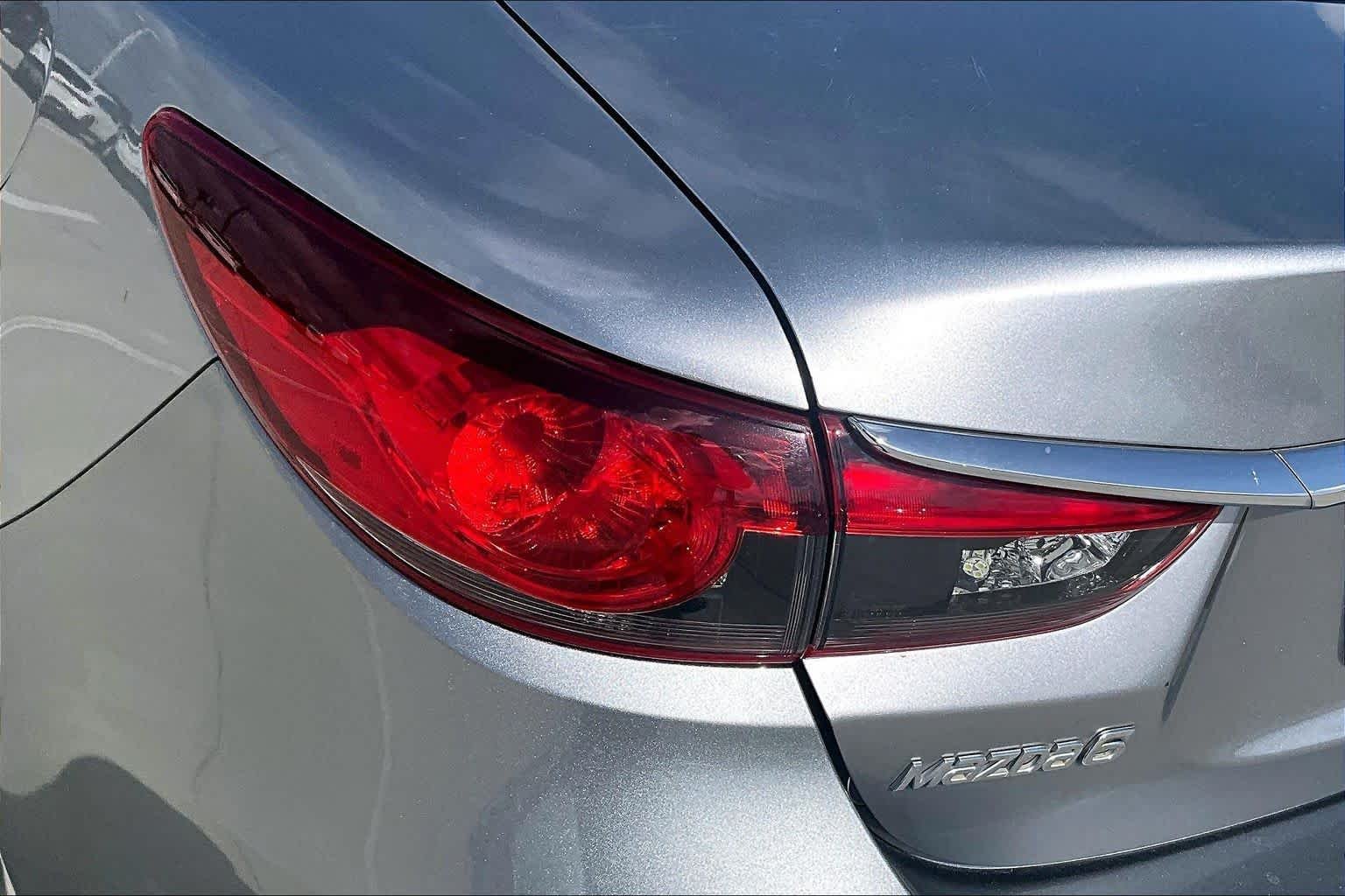Used 2015 Liquid Silver Metallic Mazda i Touring image 27