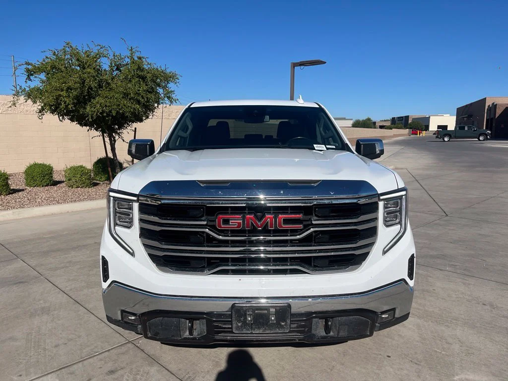 Certified Used 2025 White GMC SLT image 3