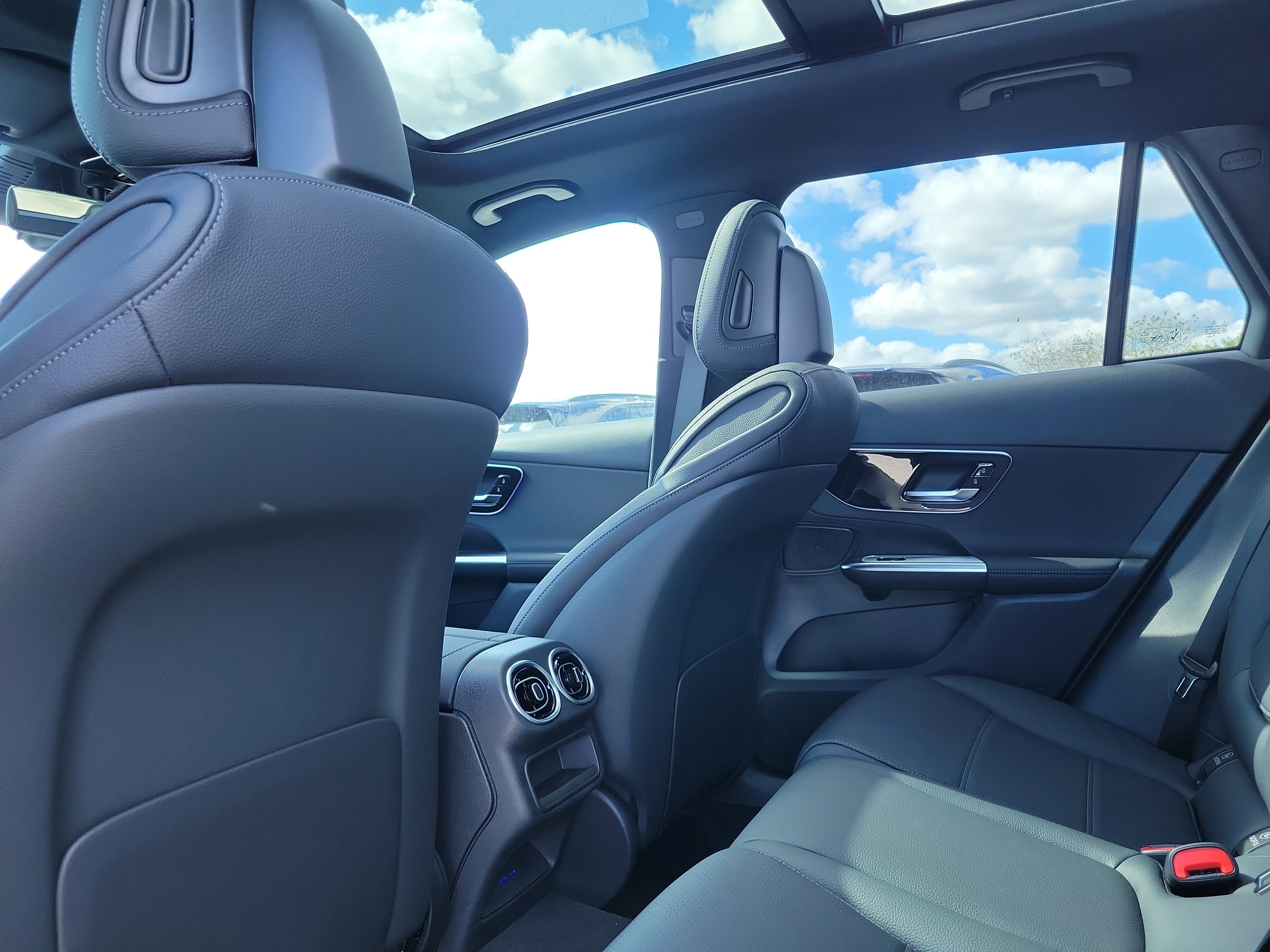 New 2026 Graphite Grey Metallic Mercedes-Benz GLC 300 image 12