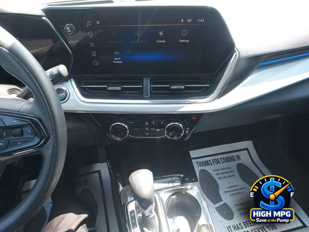 Used 2025 White Chevrolet LT image 16