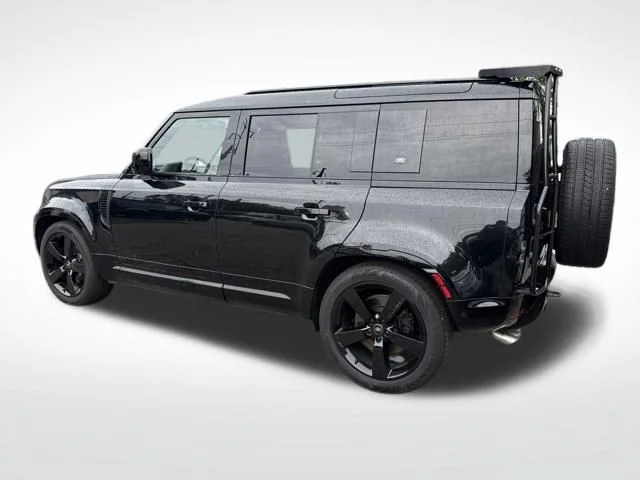 Certified Used 2024 Black Land Rover V8 image 3