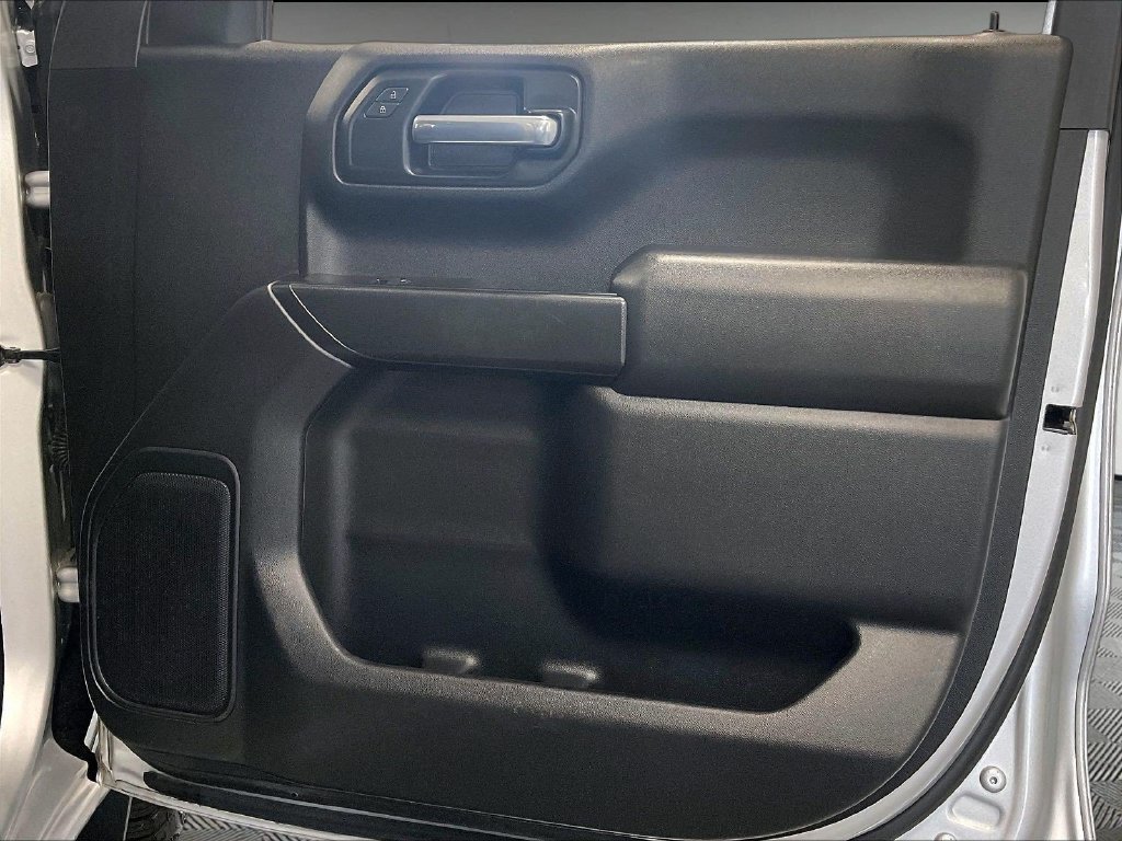 Used 2021 Silver Chevrolet Custom image 12