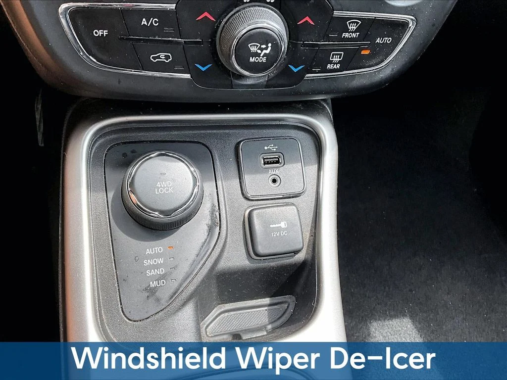 Used 2018 Black Jeep Latitude image 21