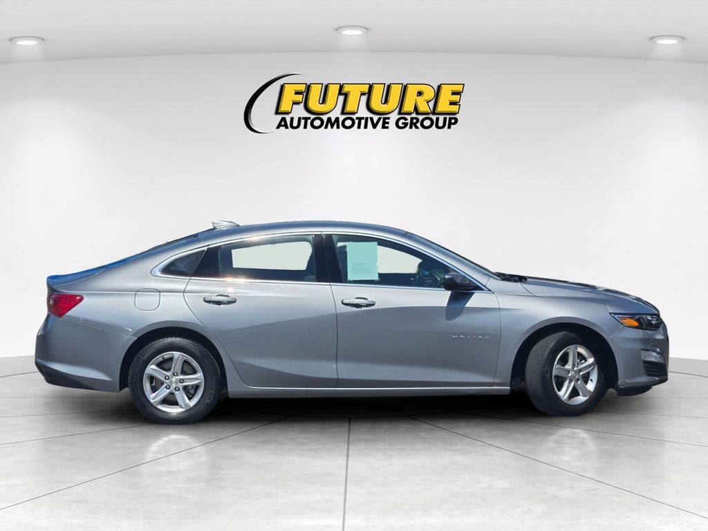 Used 2024 Gray Chevrolet LT image 3