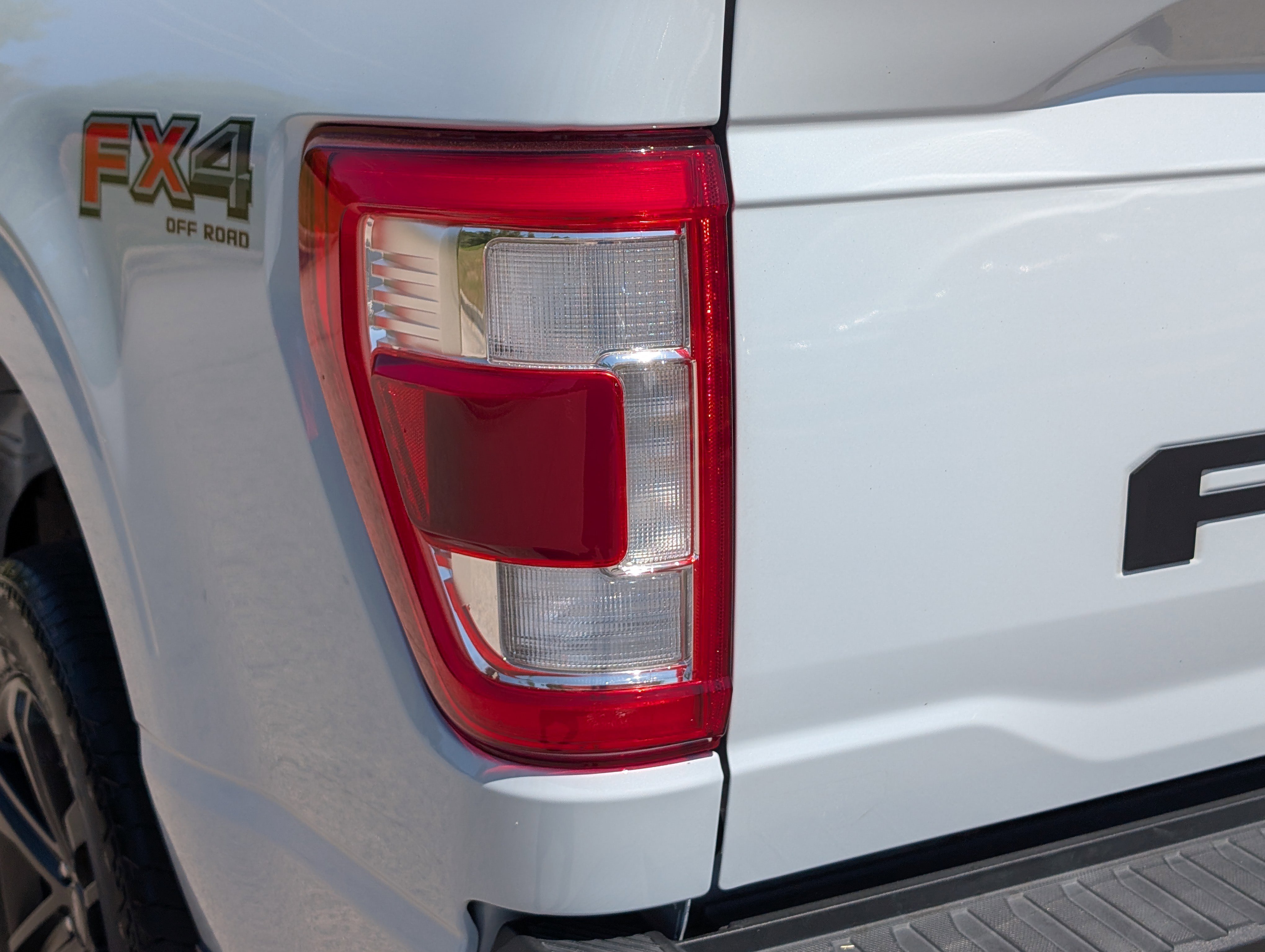 2022 Ford F-150 Lariat - Photo 11