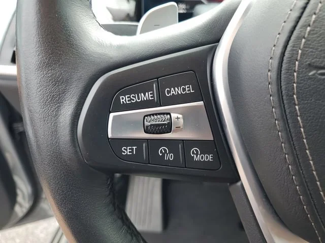 Used 2025 Gray BMW xDrive40i image 12