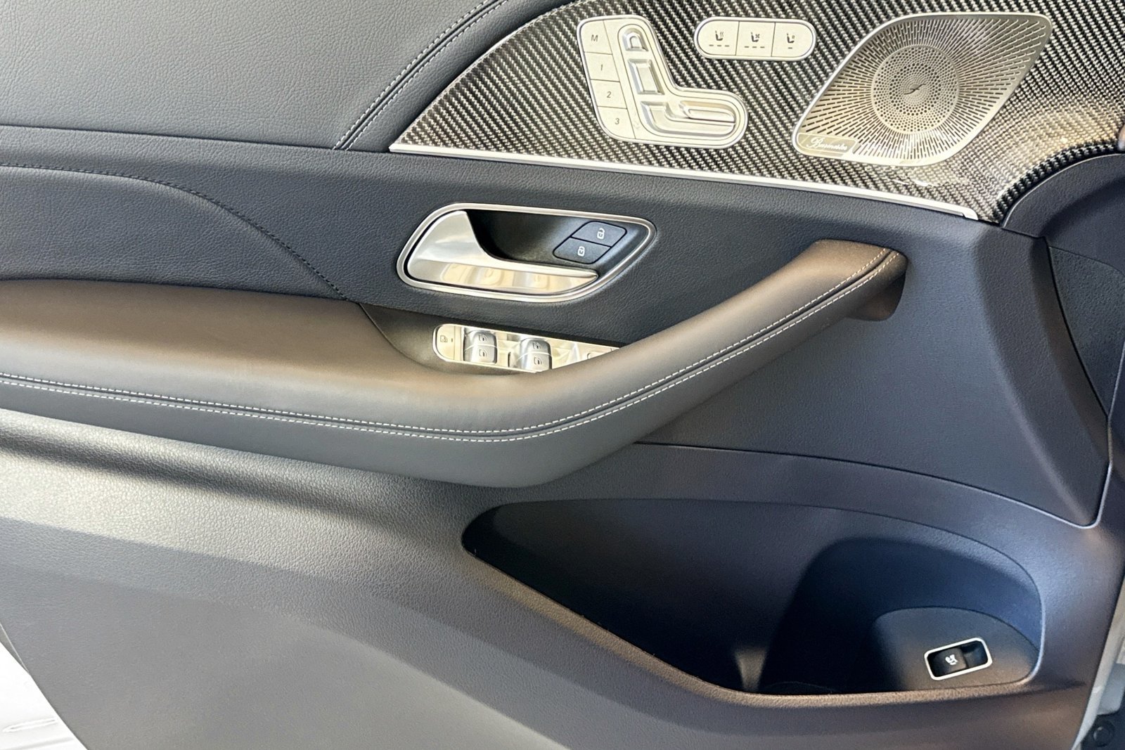 New 2026 MANUFAKTUR Alpine Grey Mercedes-Benz AMG® GLE 53 image 16