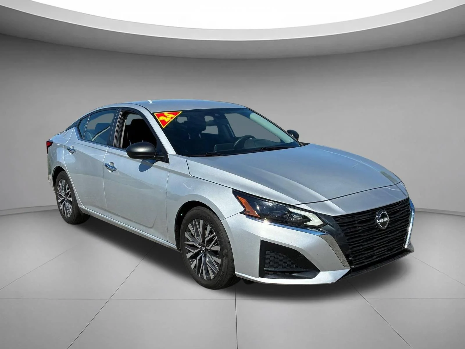 Used 2024 Brilliant Silver Metallic Nissan 2.5 SV image 3