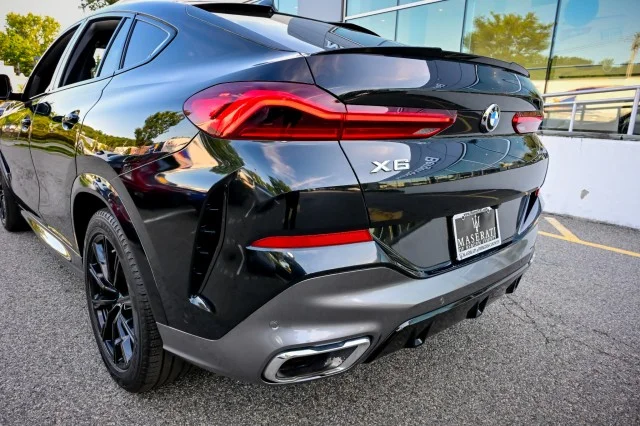 Used 2022 Black Sapphire Metallic BMW xDrive40i, M-Sport Pckge, Extra Clean, Loaded!!!! image 13