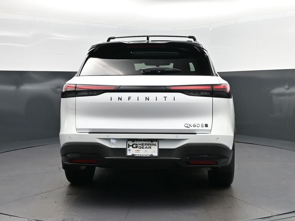 New 2027 2T RAD WHT INFINITI Sport AWD image 6