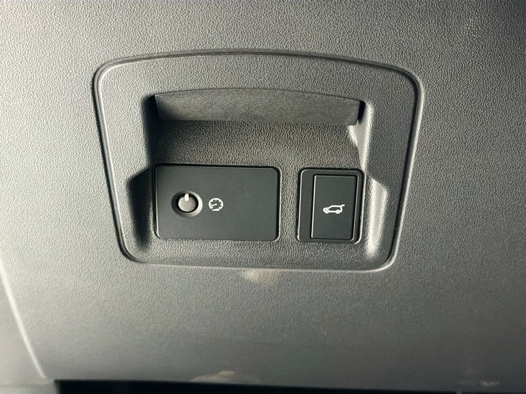 New 2026 Santorini Black Land Rover S image 10