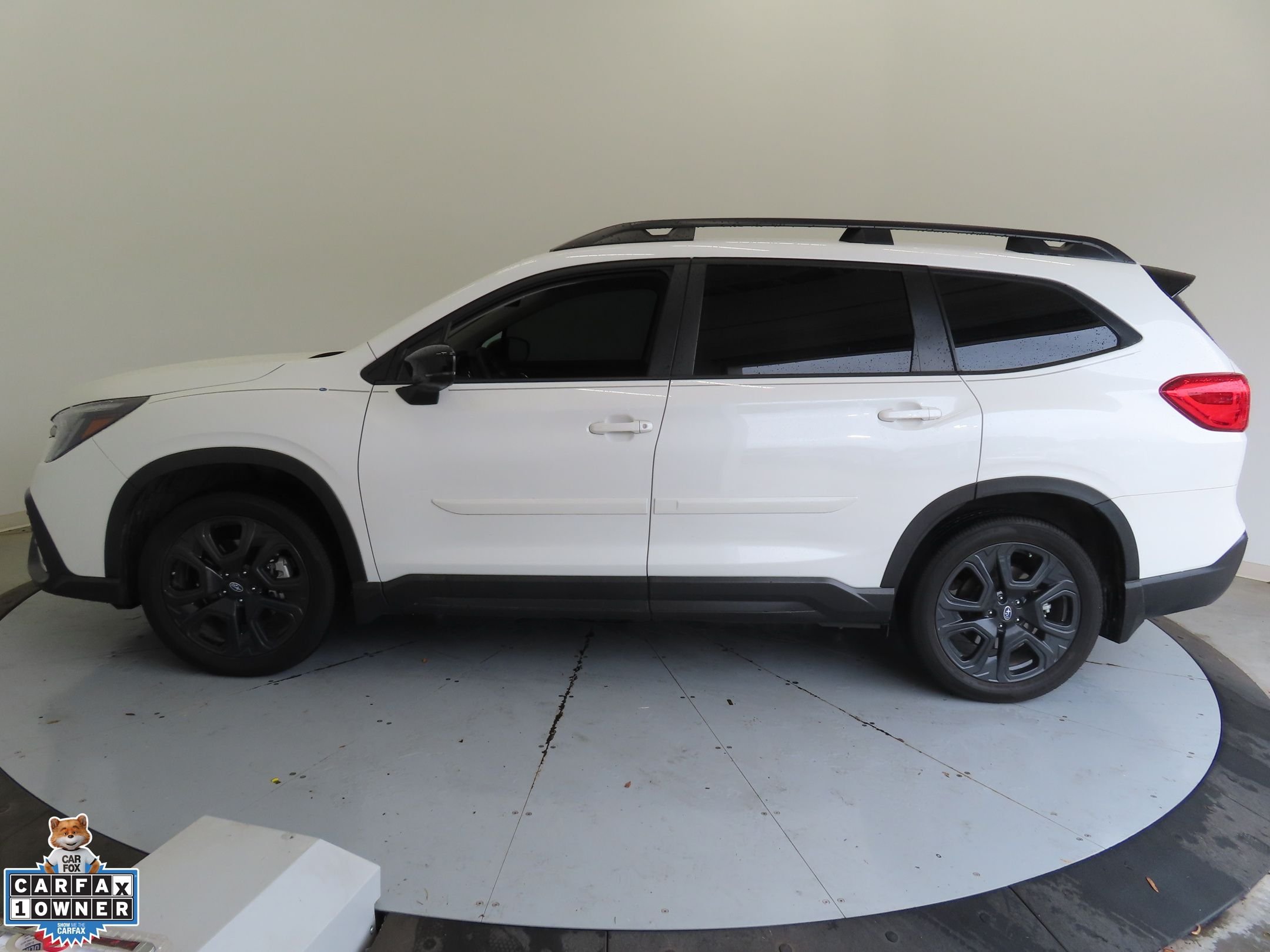 Used 2025 White Subaru Onyx Edition image 7