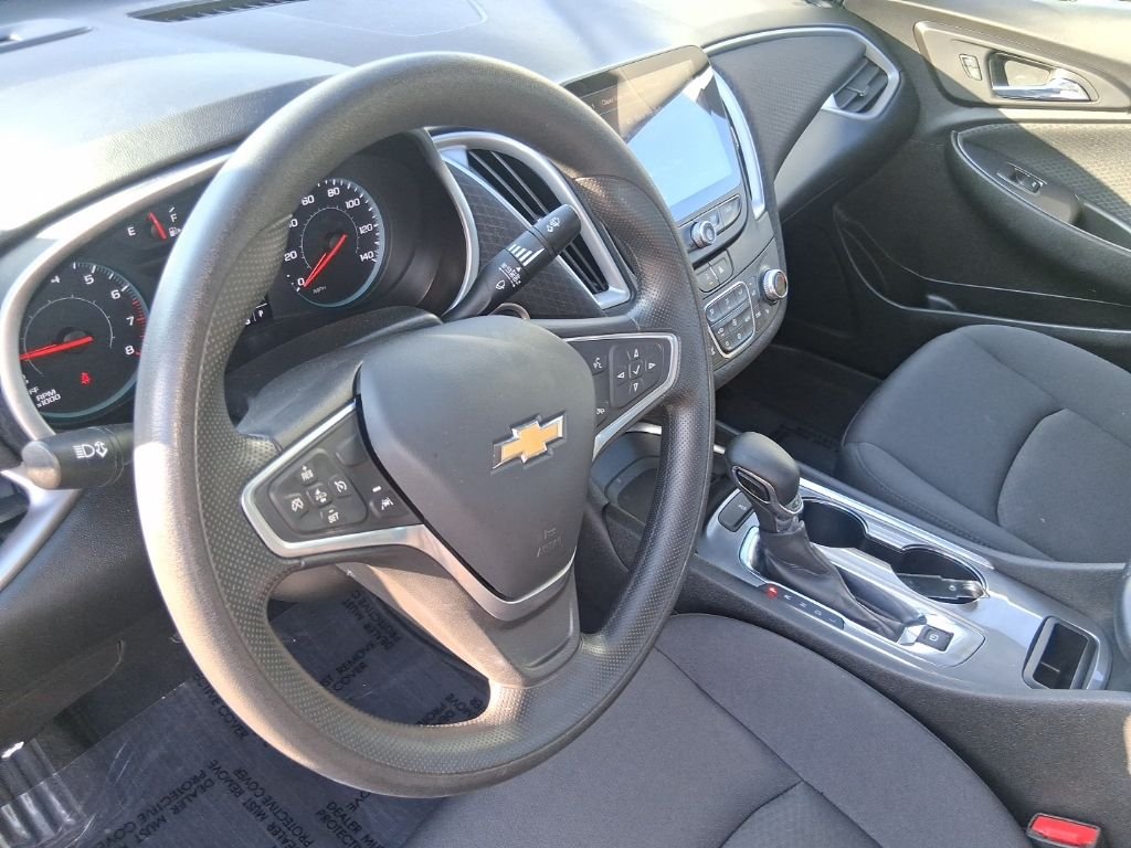 Used 2023 Gray Chevrolet LT image 18
