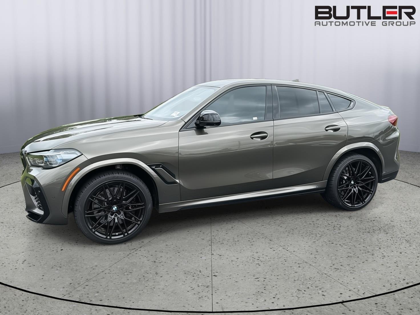 Used 2023 Manhattan Green Metallic BMW  image 3