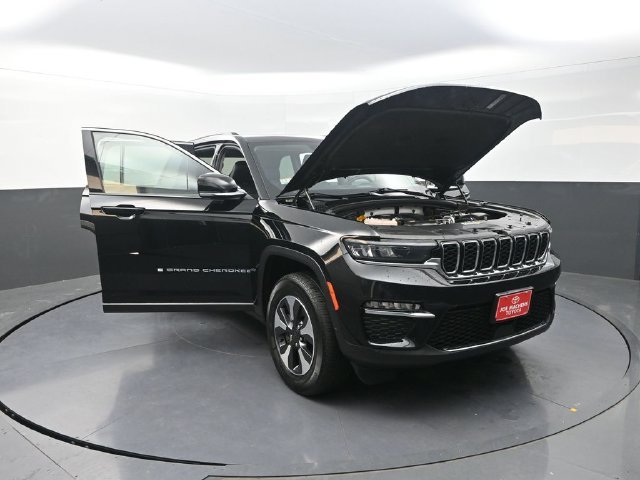 Used 2024 Black Jeep 4xe image 39