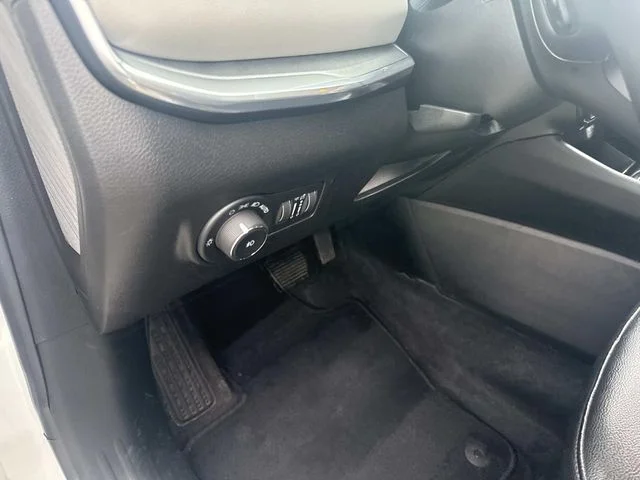 Used 2024 White Jeep Limited image 22