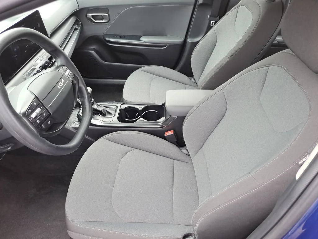 Used 2025 Blue Kia LXS image 17