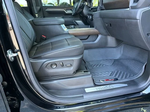 Used 2025 Black Chevrolet High Country image 13