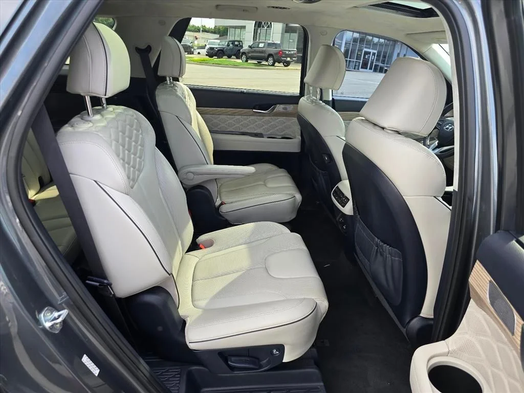 Used 2022 Gray Hyundai Calligraphy image 13