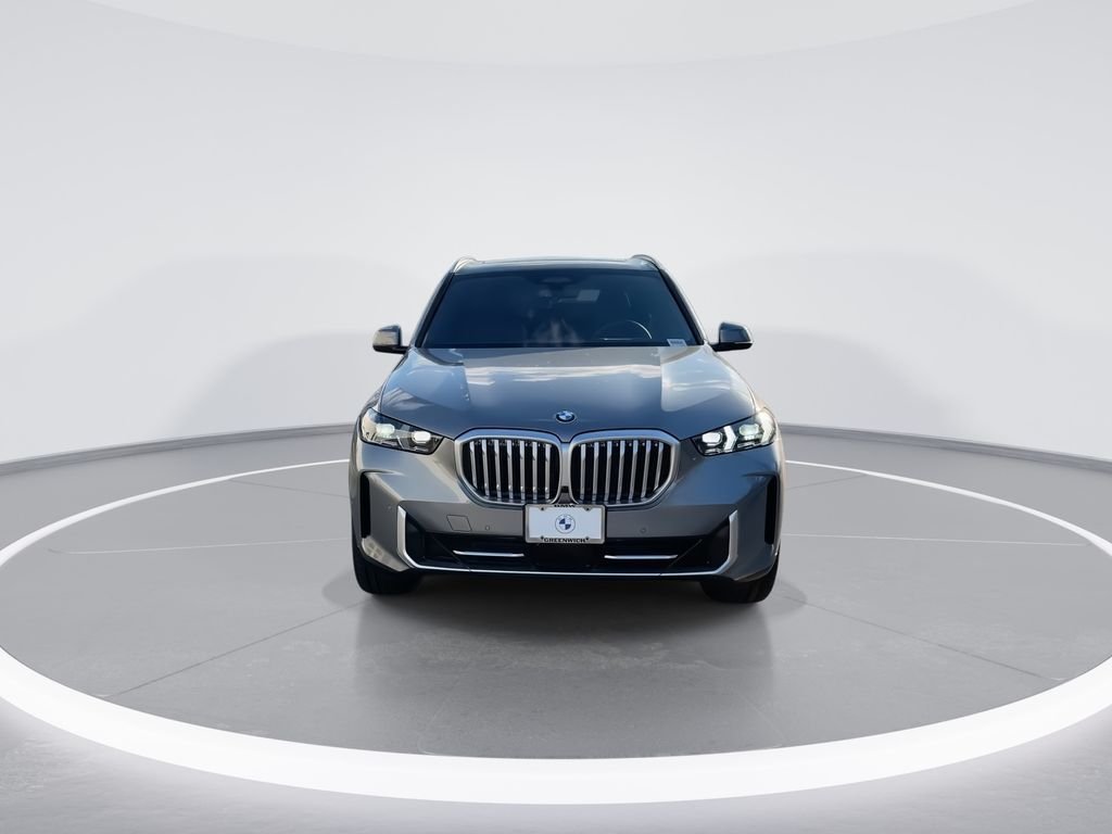 Used 2026 Gray Metallic BMW xDrive40i image 3