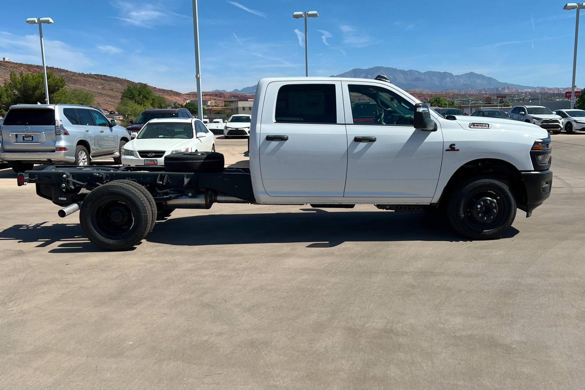 New 2026 Bright White Clear-Coat Exterior Paint RAM Tradesman image 7