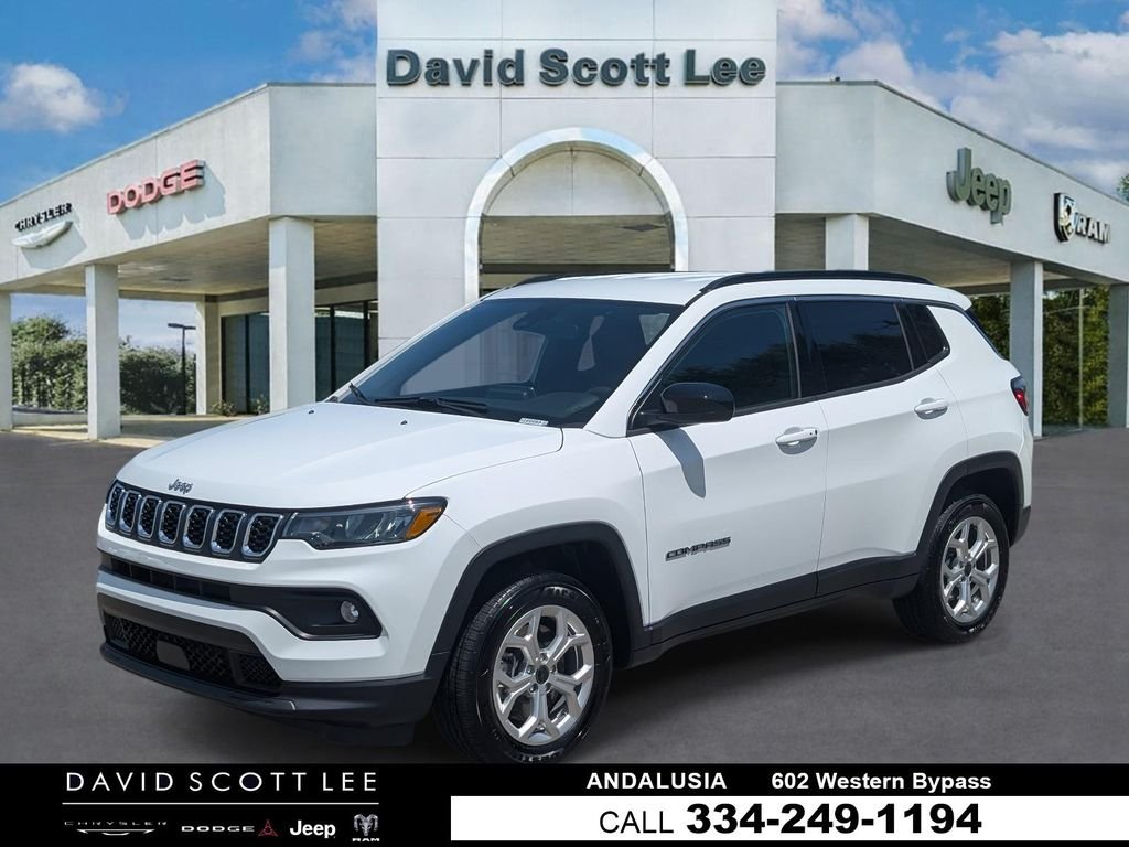 Used 2025 White Jeep Latitude image 1
