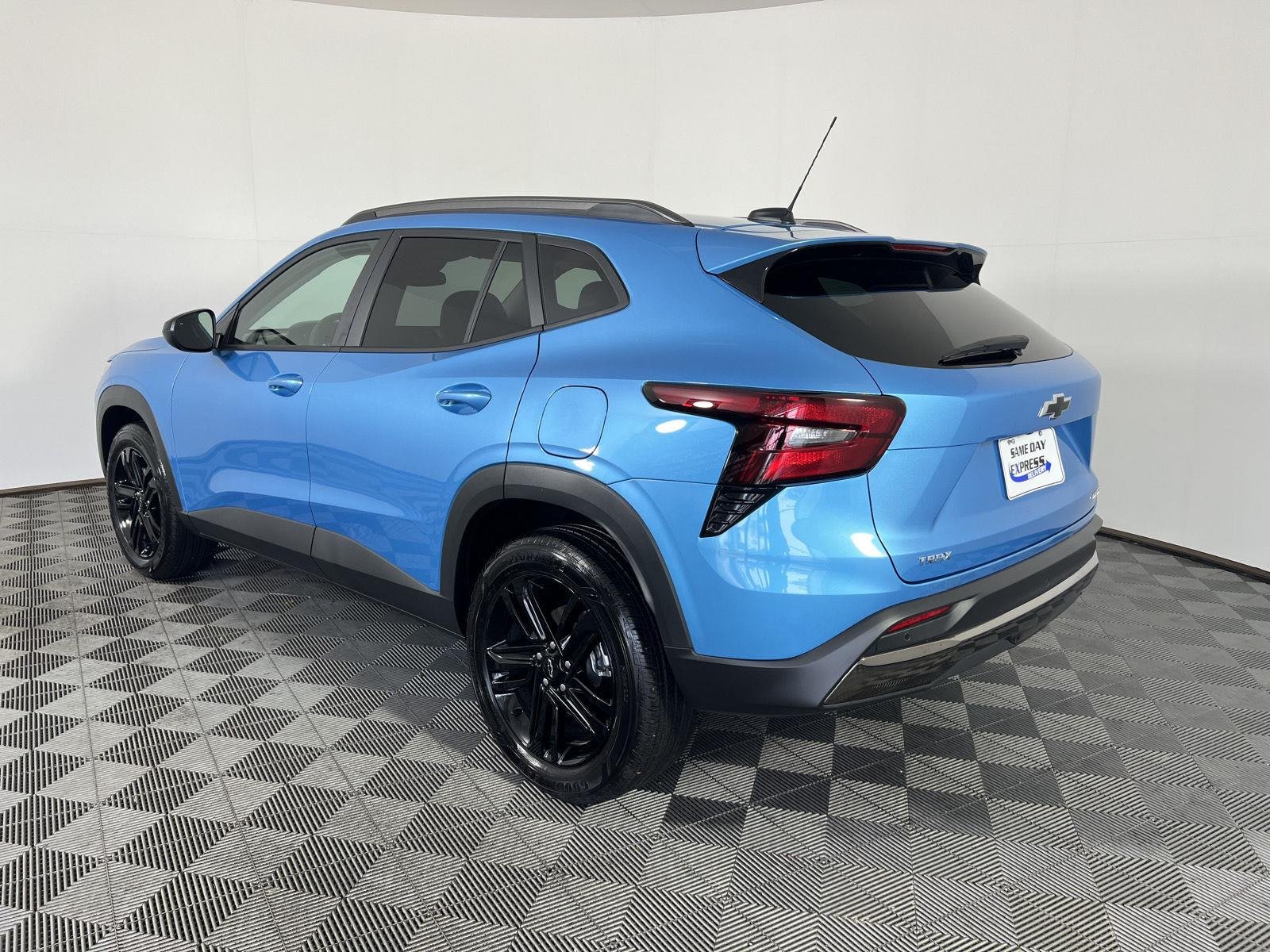 Used 2026 Marina Blue Metallic Chevrolet ACTIV image 5