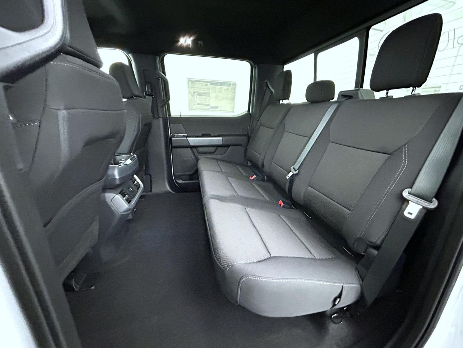 New 2026 Oxford White Ford XLT image 19