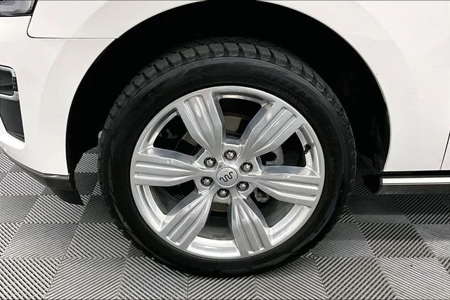 Used 2024 Star White Metallic Tri-Coat Ford King Ranch image 10