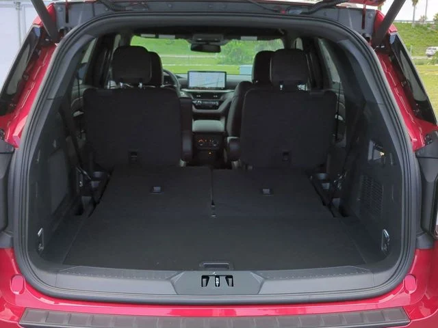 New 2026 Rapid Red Metallic Tinted Clearcoat Ford Platinum™ image 13