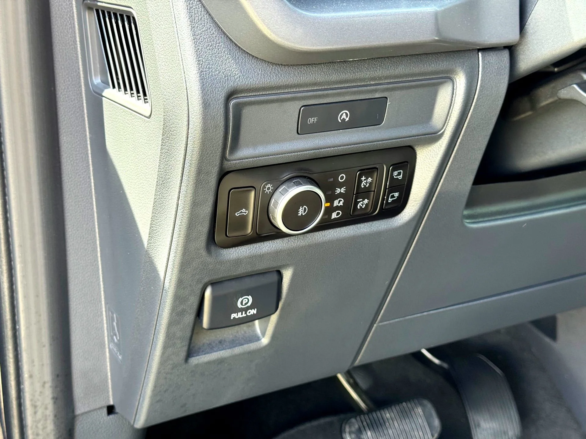 Used 2025  Ford XLT image 13