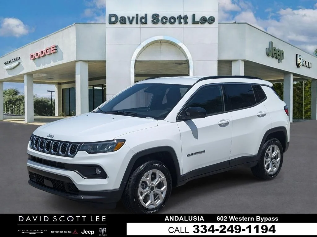 Used 2025 White Jeep Latitude image 1