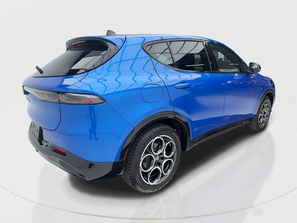 New 2025 Blue Alfa Romeo Base image 9