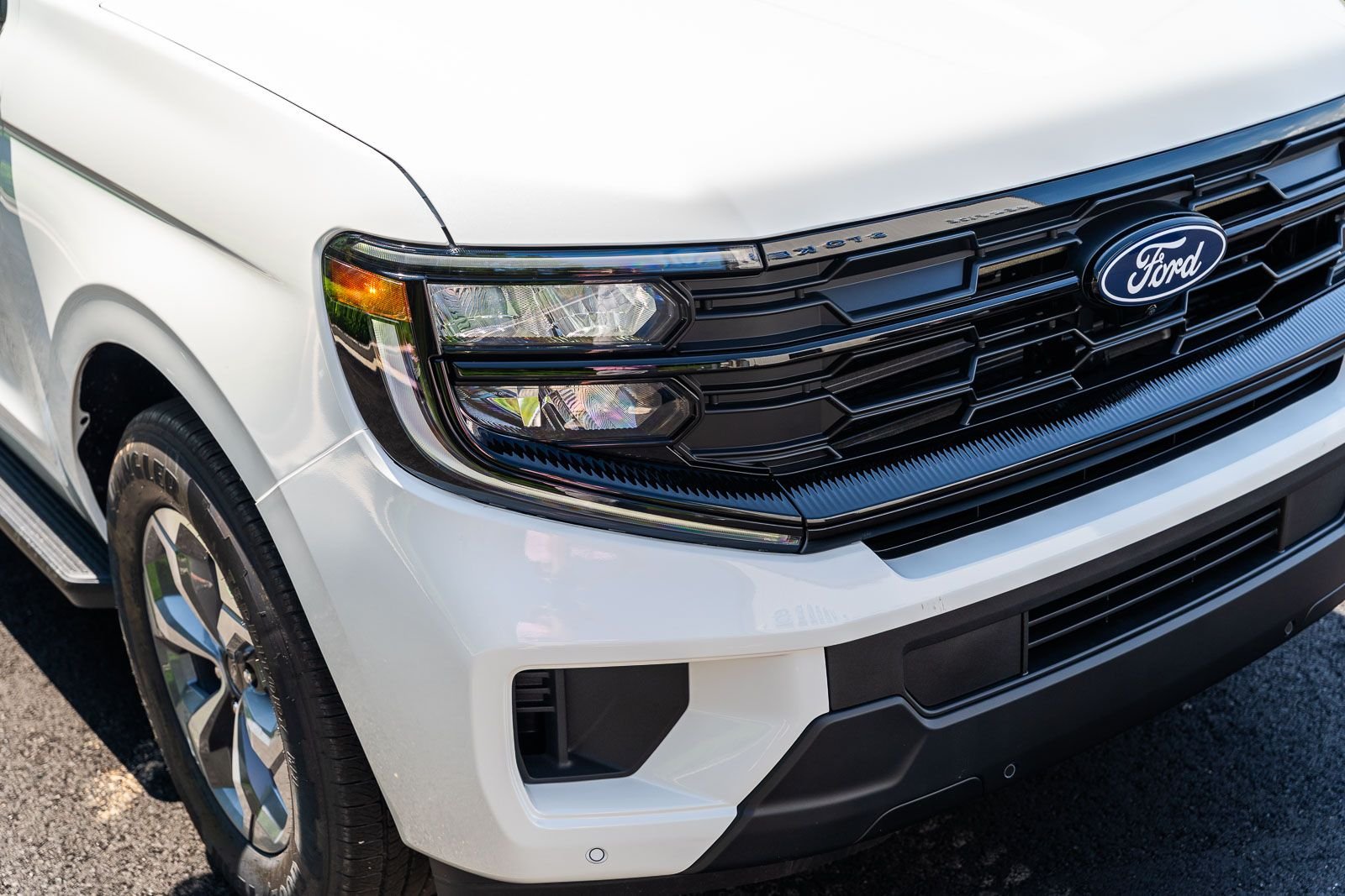 New 2027 Star White Metallic Tri-Coat Ford Active image 6