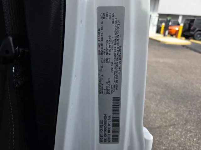 New 2026 Bright White Clear-Coat Exterior Paint Jeep Sport S image 20
