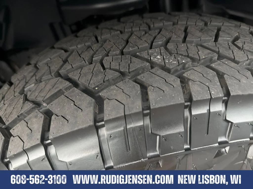 Used 2019 Black Jeep Sport S image 27