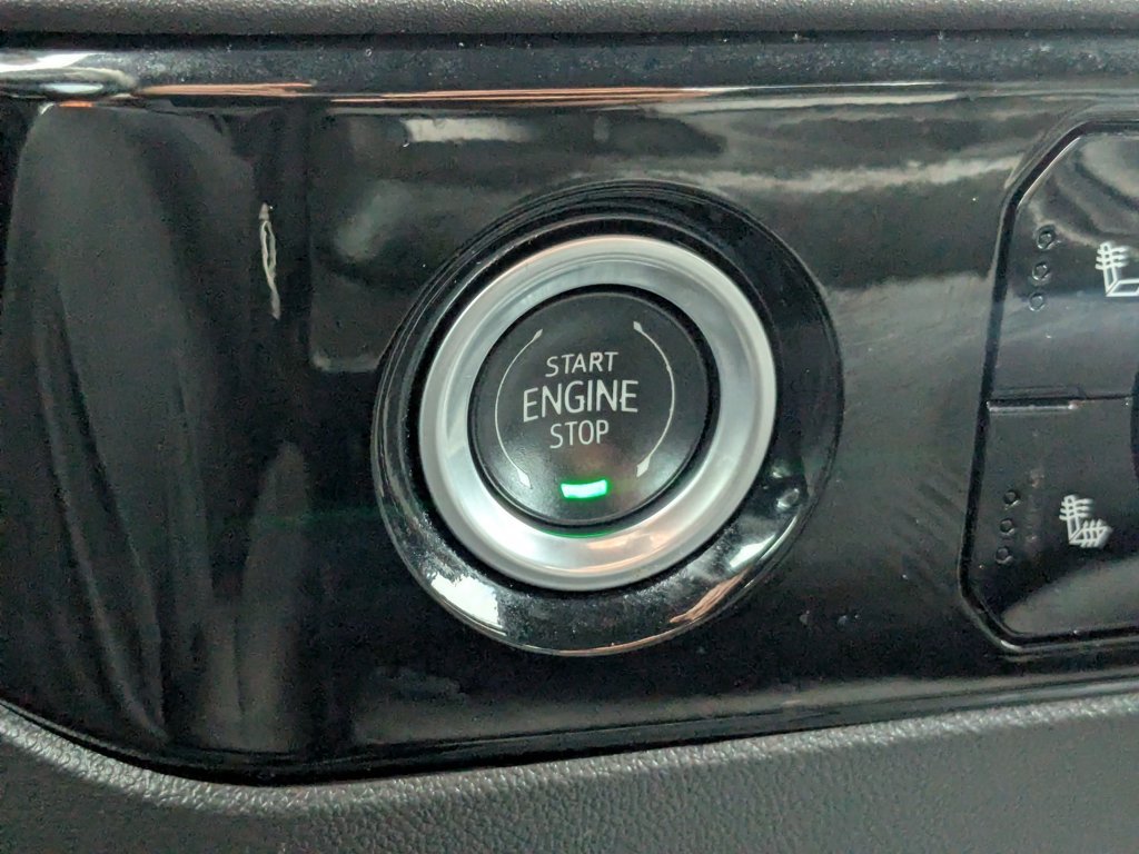 Used 2024 Onyx Black GMC Elevation image 20