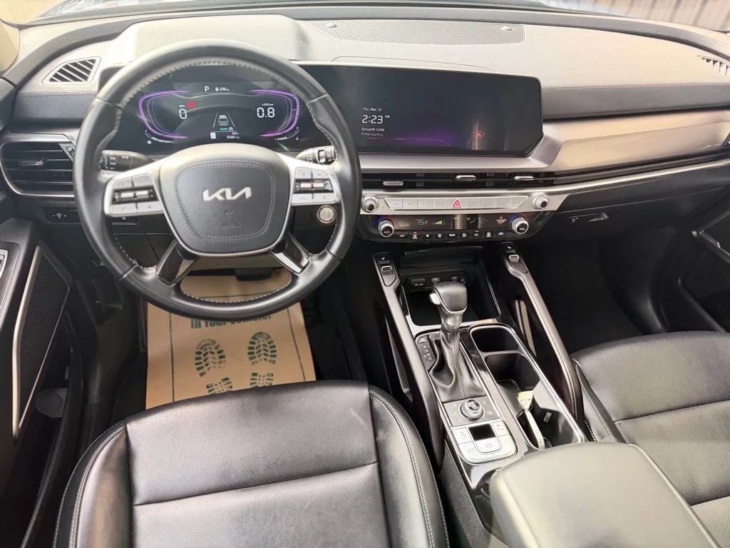 Used 2025 Black Kia S image 15