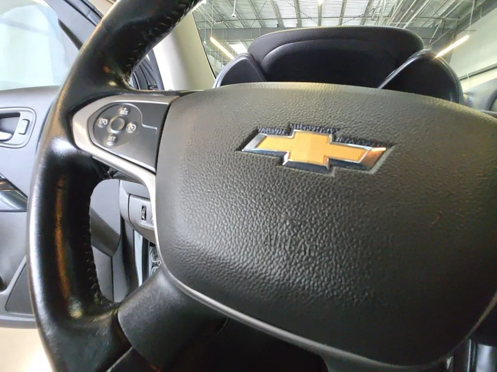 Used 2018 SUMMIT WHITE Chevrolet 4WD Z71 image 26