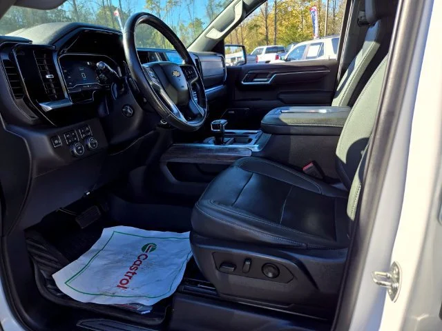 Used 2022 SUMMIT WHITE Chevrolet LTZ image 10