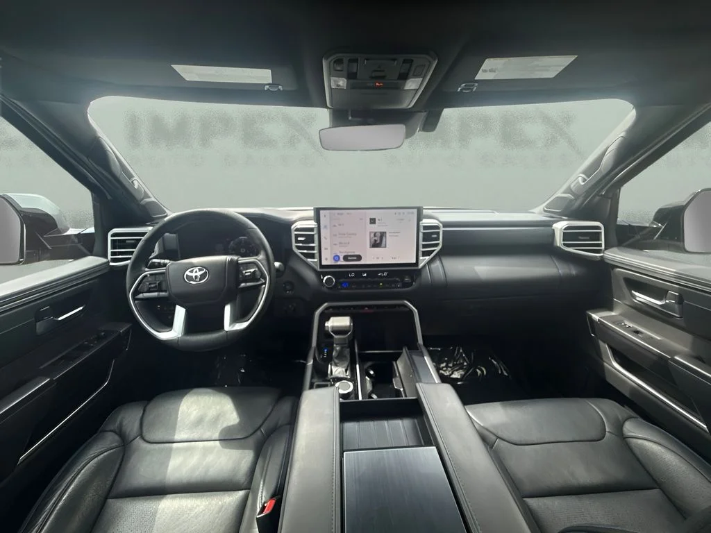 Used 2025 Silver Toyota Platinum image 9