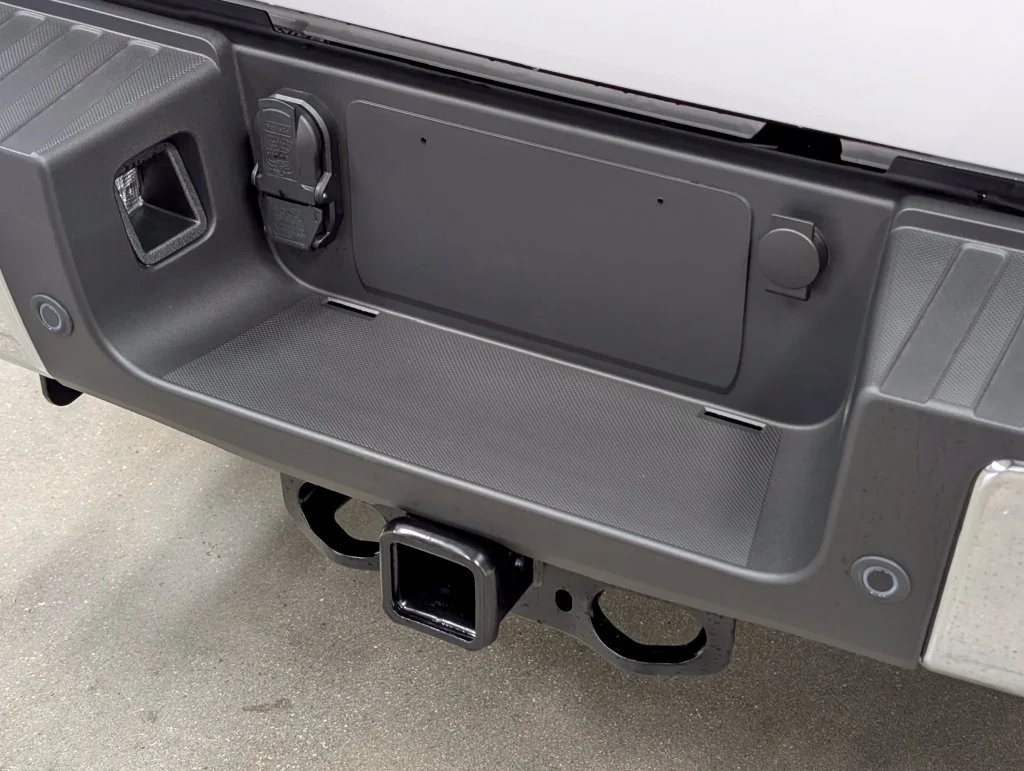 New 2027 Oxford White Ford F-350® Lariat® image 32