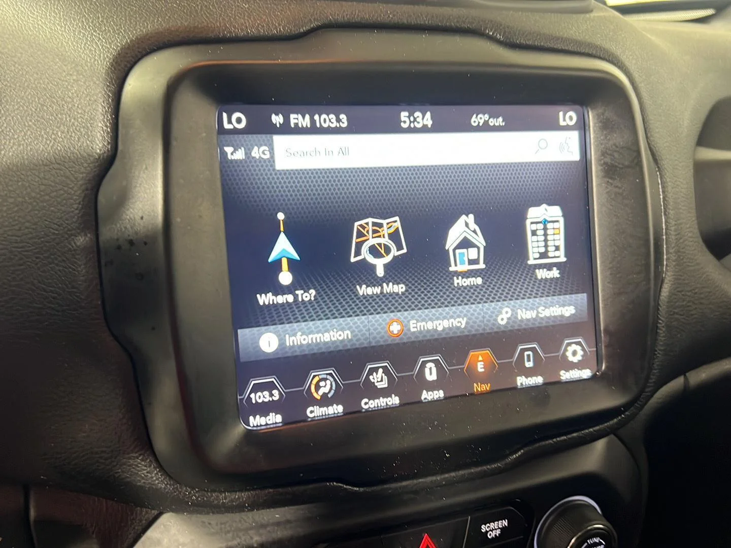 Used 2022 Graphite Gray Jeep Latitude image 19
