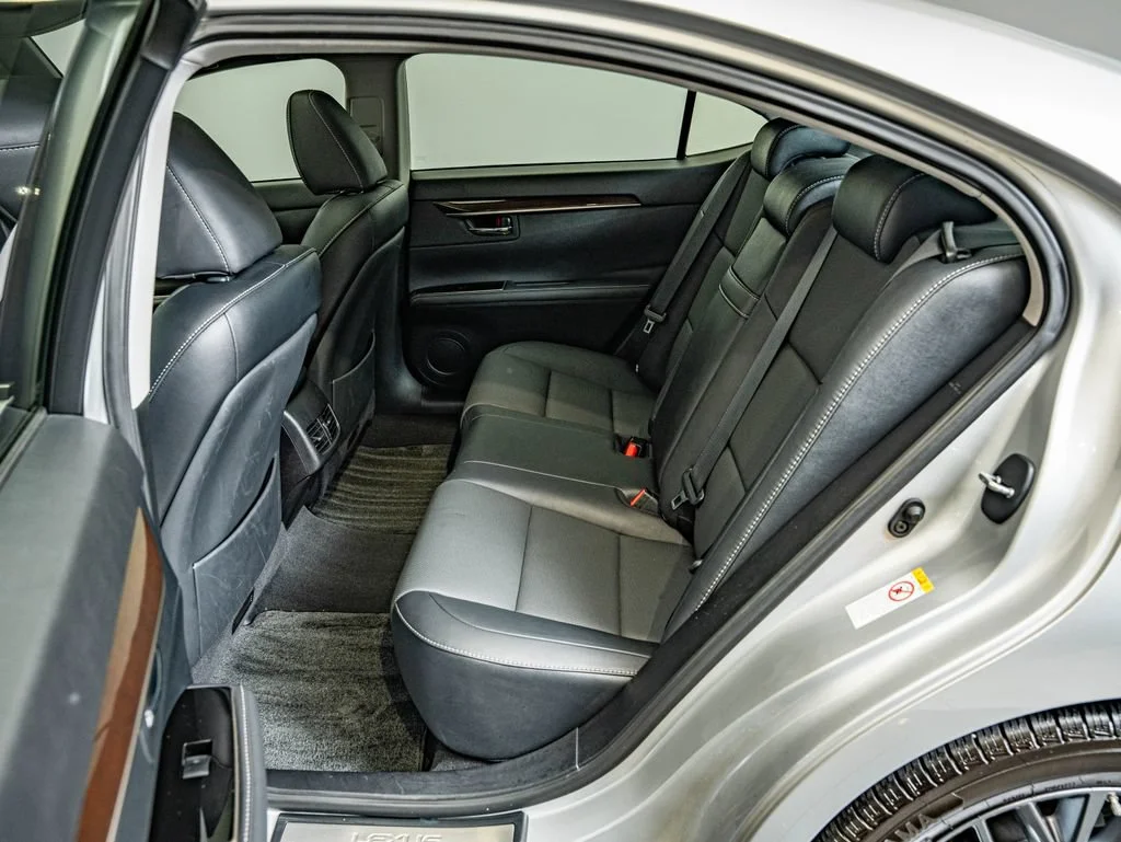 Used 2018 Silver Lexus 350 image 35